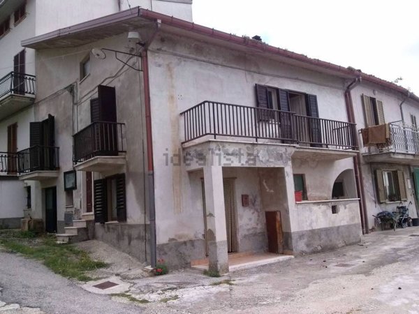 casa semindipendente in vendita ad Ascoli Piceno in zona Centro Storico