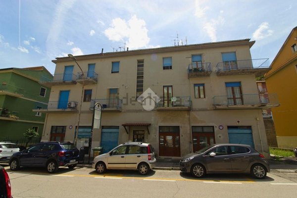 locale commerciale in vendita ad Ascoli Piceno in zona Porta Romana