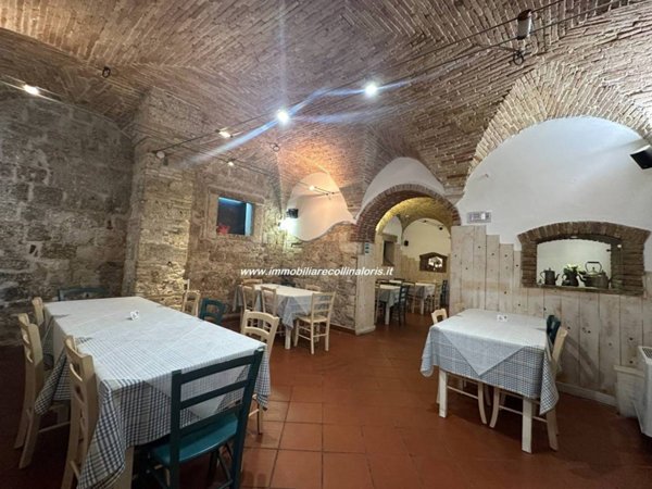 negozio in vendita ad Ascoli Piceno in zona Centro Storico