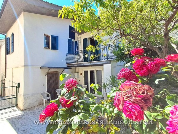 casa indipendente in vendita ad Ascoli Piceno in zona Campo Parignano