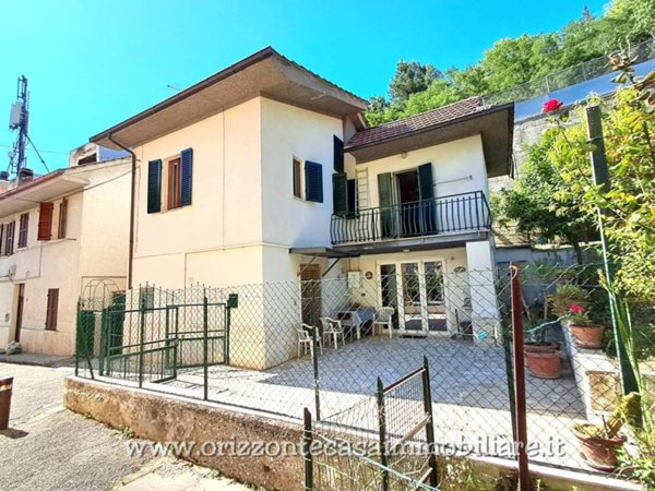 casa indipendente in vendita ad Ascoli Piceno in zona Campo Parignano