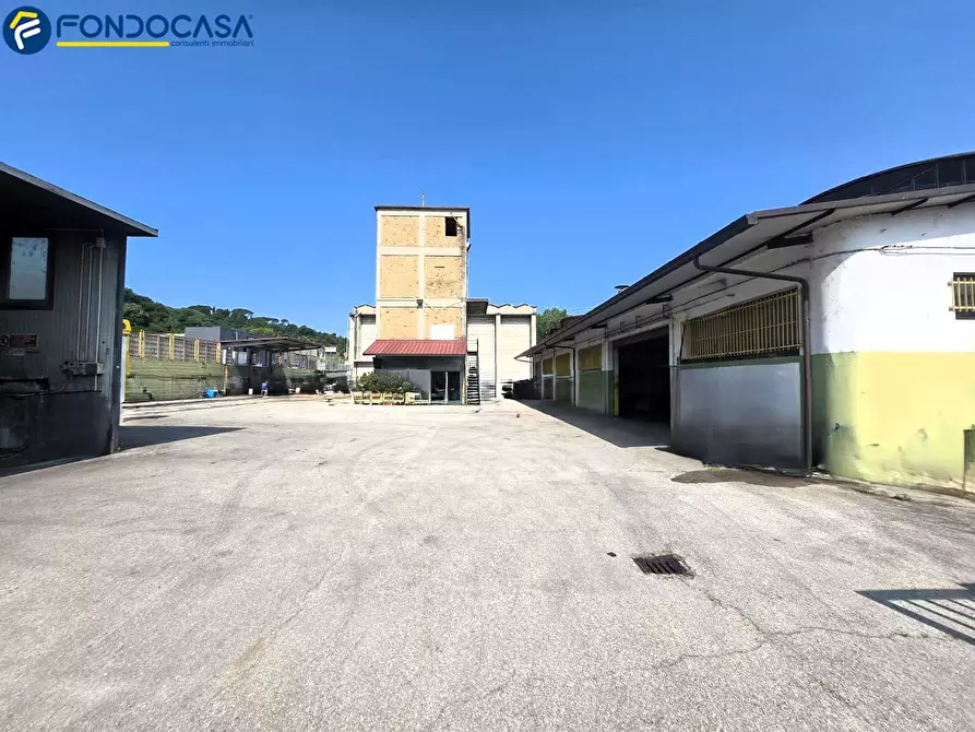 locale commerciale in vendita ad Ascoli Piceno in zona Lu Battente