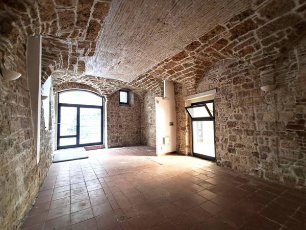 negozio in vendita ad Ascoli Piceno in zona Centro Storico