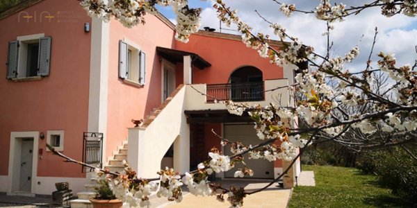 casa indipendente in vendita ad Ascoli Piceno in zona Croce di Tolignano