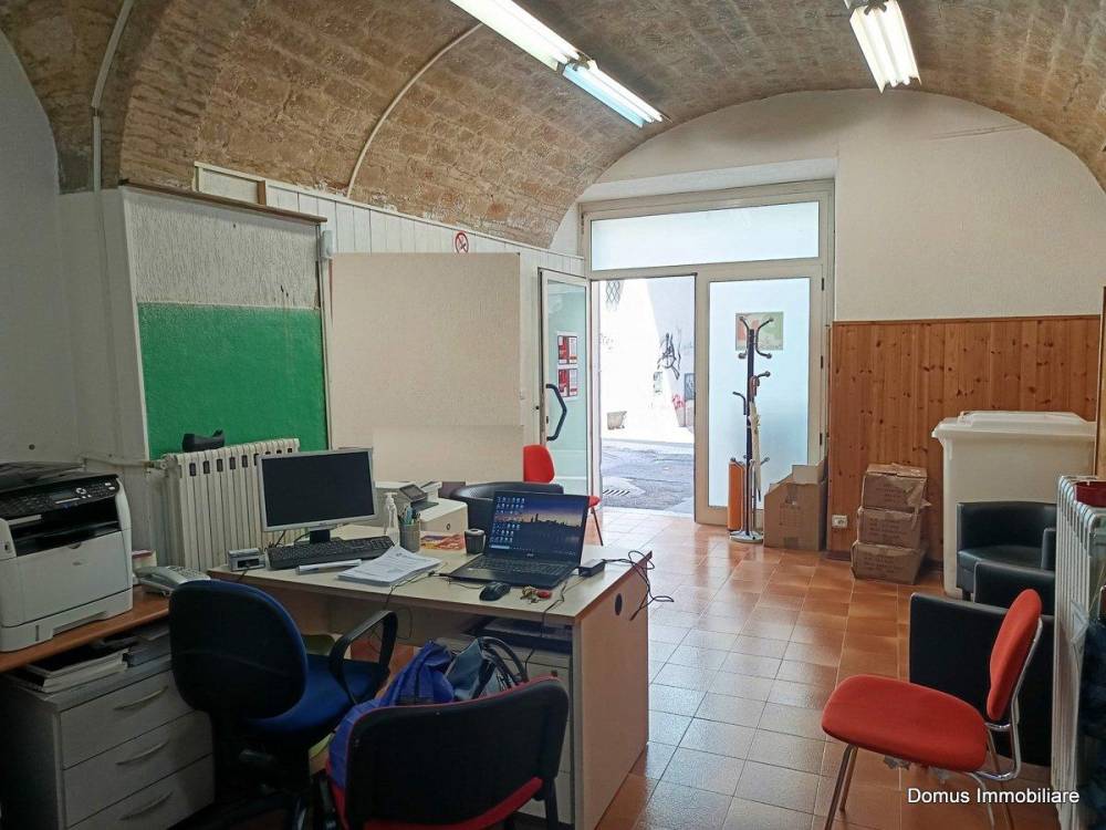 locale commerciale in vendita ad Ascoli Piceno