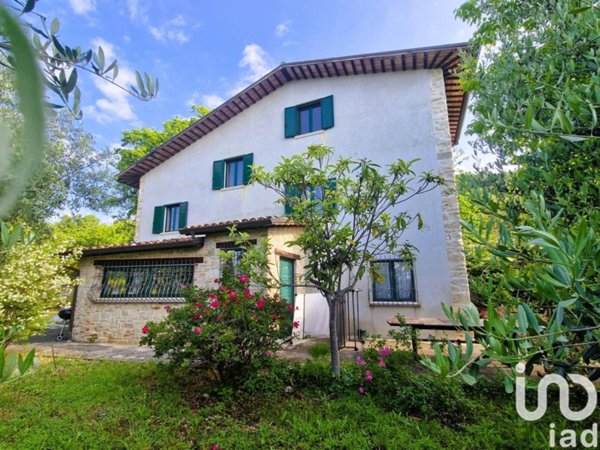 casa indipendente in vendita ad Ascoli Piceno in zona Centro Storico