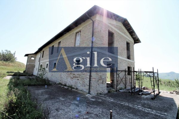 casa indipendente in vendita ad Ascoli Piceno in zona Poggio di Bretta