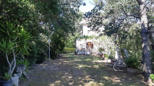 casa indipendente in vendita ad Ascoli Piceno in zona Monticelli