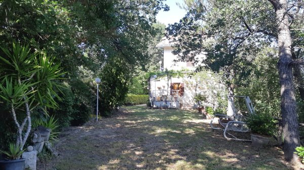 casa indipendente in vendita ad Ascoli Piceno in zona Centro Storico