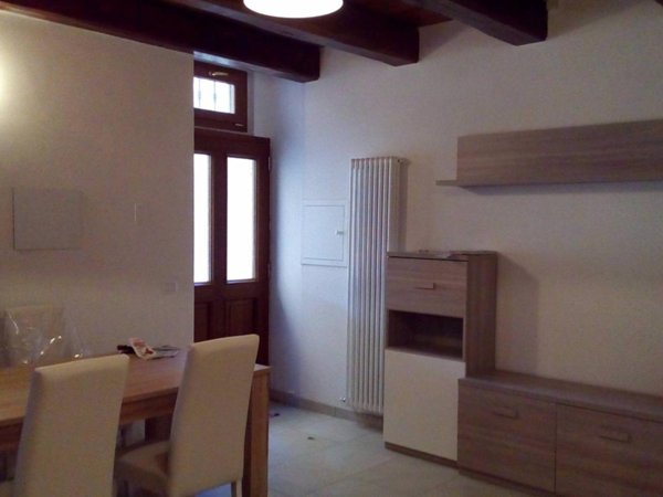 casa indipendente in vendita ad Ascoli Piceno in zona Piazzarola