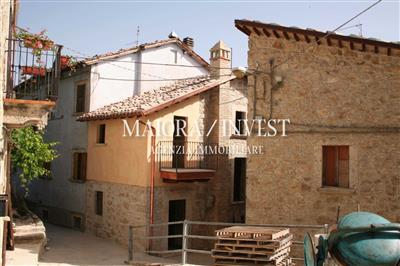 casa indipendente in vendita ad Ascoli Piceno in zona Carpineto