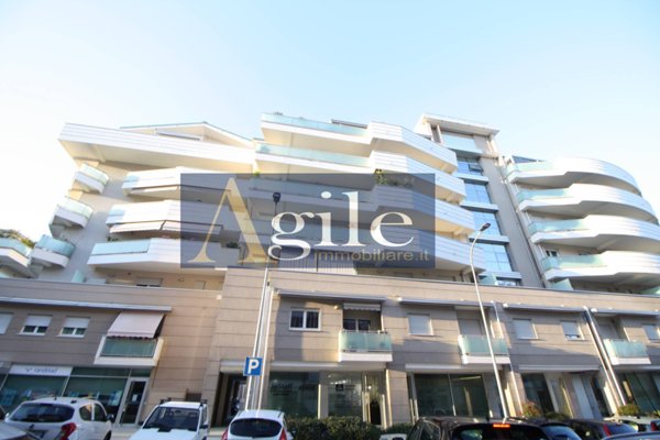 appartamento in vendita ad Ascoli Piceno in zona Piazza Immacolata