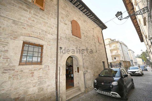 appartamento in vendita ad Ascoli Piceno in zona Centro Storico