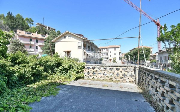 appartamento in vendita ad Ascoli Piceno in zona Campo Parignano