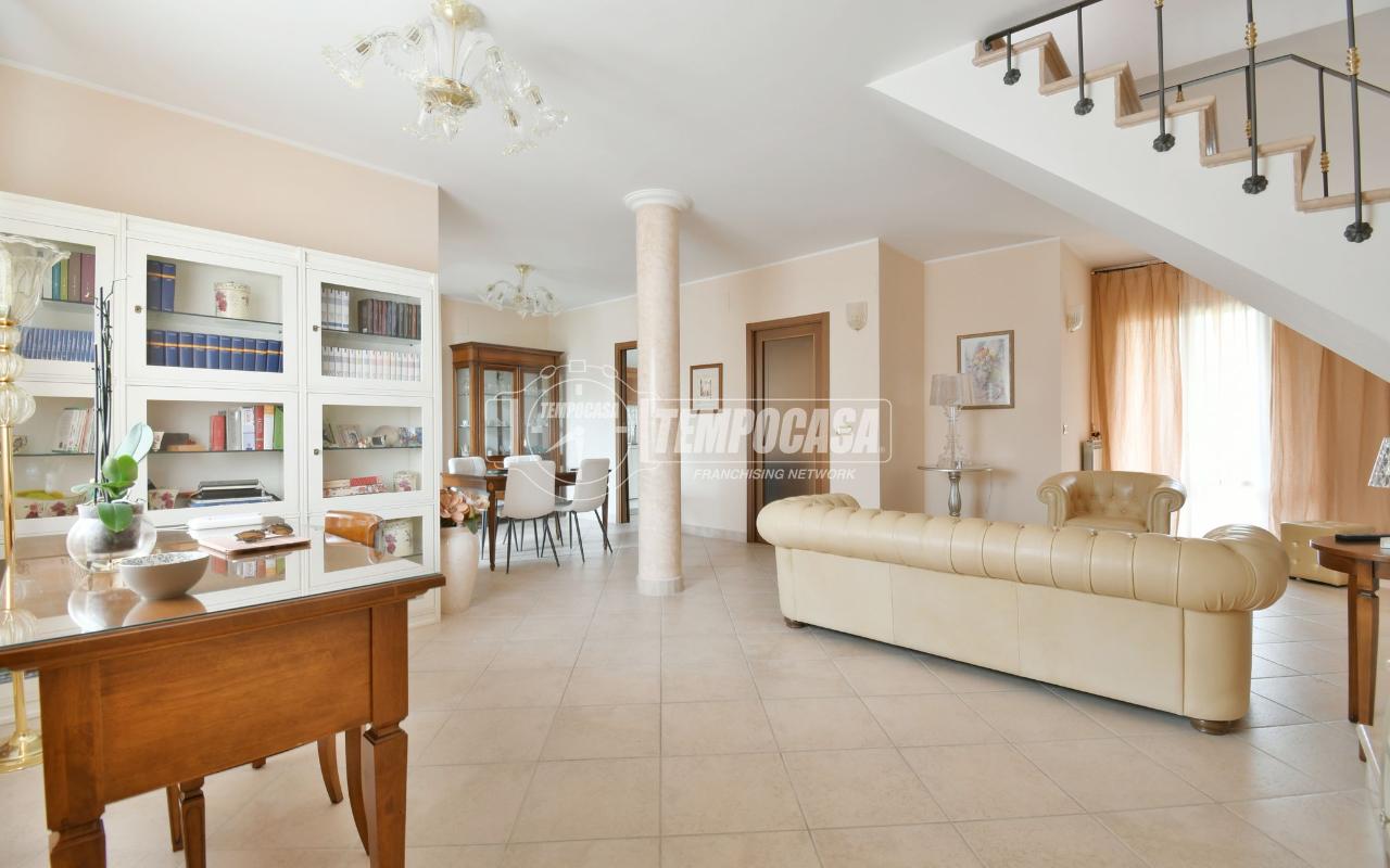 appartamento in vendita ad Ascoli Piceno in zona Monticelli