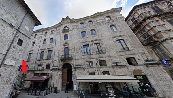 locale commerciale in vendita ad Ascoli Piceno in zona Centro Storico