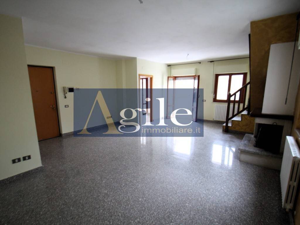 appartamento in vendita ad Ascoli Piceno in zona Croce di Tolignano