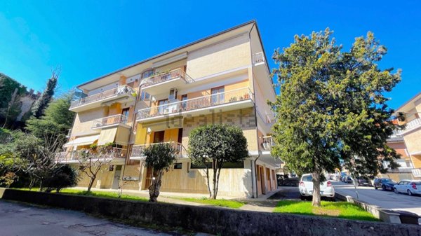 appartamento in vendita ad Ascoli Piceno