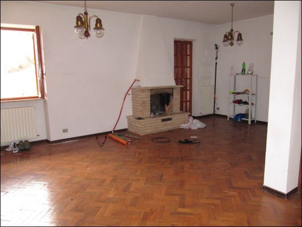 casa indipendente in vendita ad Ascoli Piceno in zona Lisciano