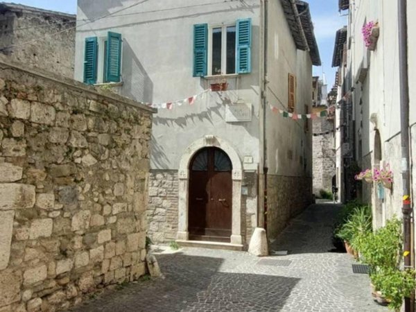 casa indipendente in vendita ad Ascoli Piceno in zona Centro Storico