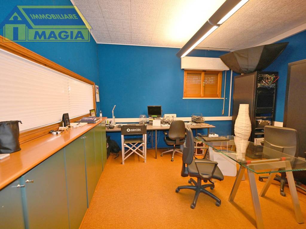 ufficio in vendita ad Ascoli Piceno