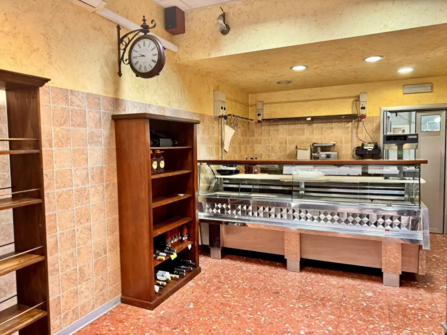 locale commerciale in vendita ad Ascoli Piceno