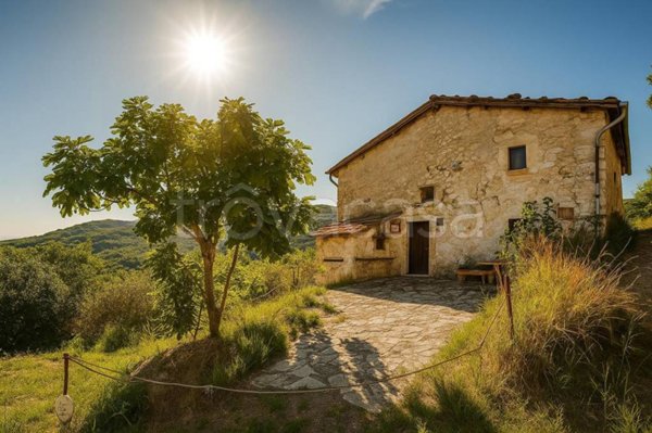 casa indipendente in vendita ad Ascoli Piceno in zona Rosara