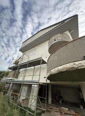 appartamento in vendita ad Ascoli Piceno in zona Monticelli