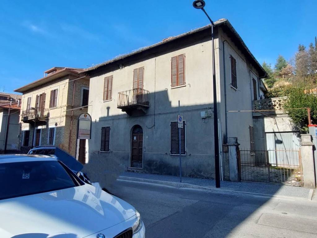 casa indipendente in vendita ad Ascoli Piceno in zona Centro Storico