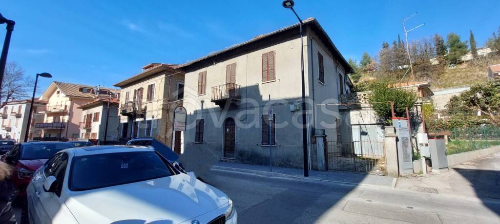 casa indipendente in vendita ad Ascoli Piceno in zona Campo Parignano
