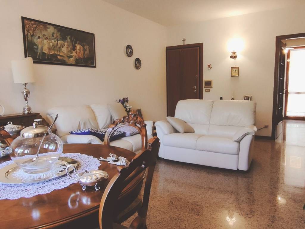 appartamento in vendita ad Ascoli Piceno in zona Croce di Tolignano