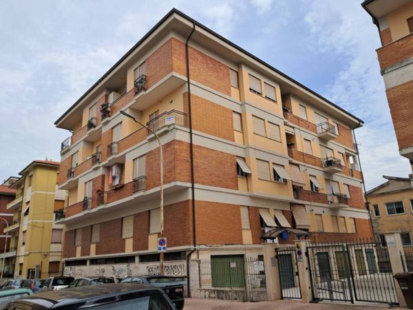 appartamento in vendita ad Ascoli Piceno in zona Borgo Solestà
