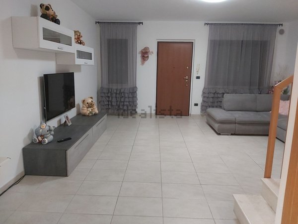 casa indipendente in vendita ad Ascoli Piceno in zona Monticelli