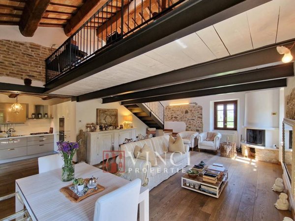 casa indipendente in vendita ad Ascoli Piceno in zona Centro Storico