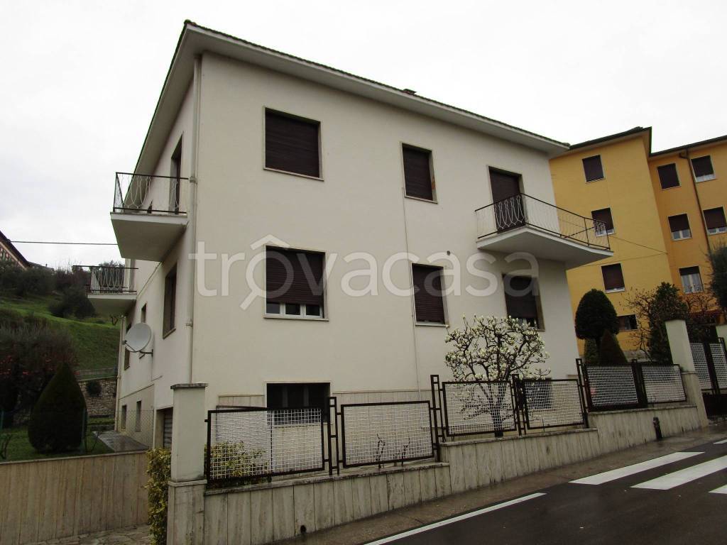 casa indipendente in vendita ad Ascoli Piceno