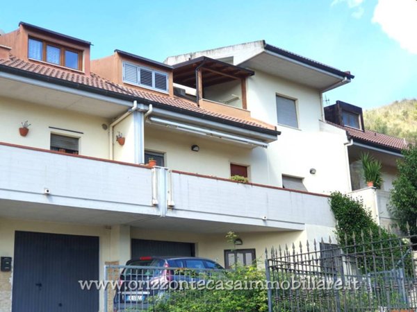 casa indipendente in vendita ad Ascoli Piceno in zona Monticelli