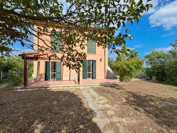casa indipendente in vendita ad Ascoli Piceno in zona Valle Fiorana