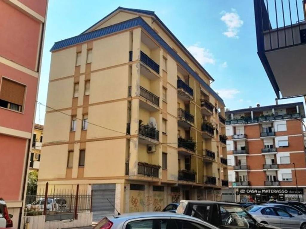 appartamento in vendita ad Ascoli Piceno in zona Piazza Immacolata