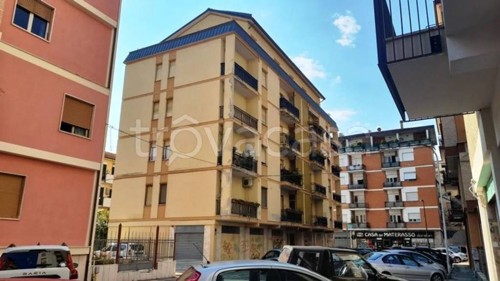 appartamento in vendita ad Ascoli Piceno in zona Piazza Immacolata