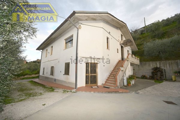 casa indipendente in vendita ad Ascoli Piceno