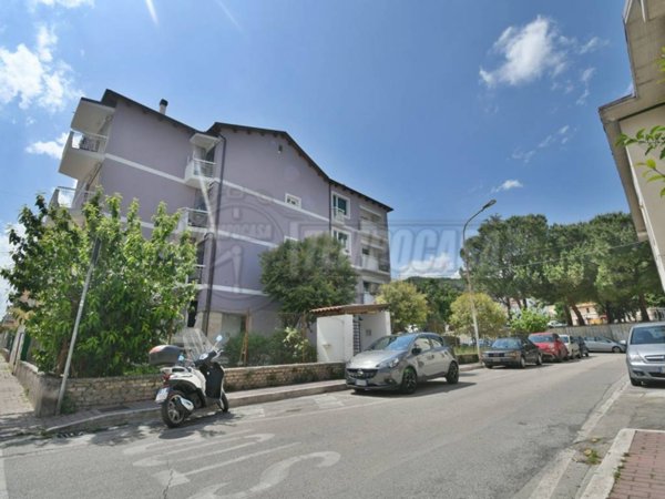 appartamento in vendita ad Ascoli Piceno in zona Borgo Solestà