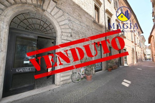 negozio in vendita ad Ascoli Piceno in zona Centro Storico