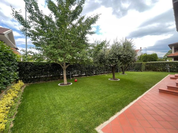 casa indipendente in vendita ad Ascoli Piceno in zona Monticelli