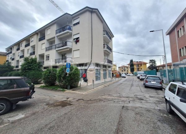 negozio in vendita ad Ascoli Piceno in zona Centro Storico