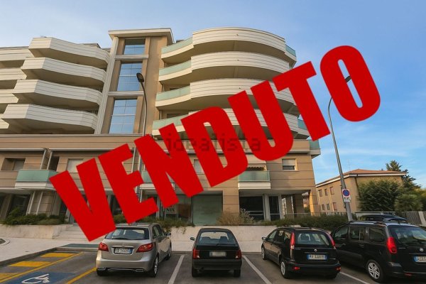 locale commerciale in vendita ad Ascoli Piceno