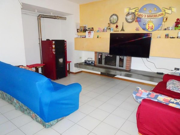 casa indipendente in vendita ad Ascoli Piceno in zona Monticelli