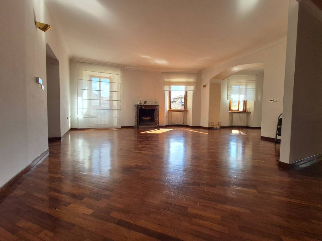 casa indipendente in vendita ad Ascoli Piceno in zona Piazzarola