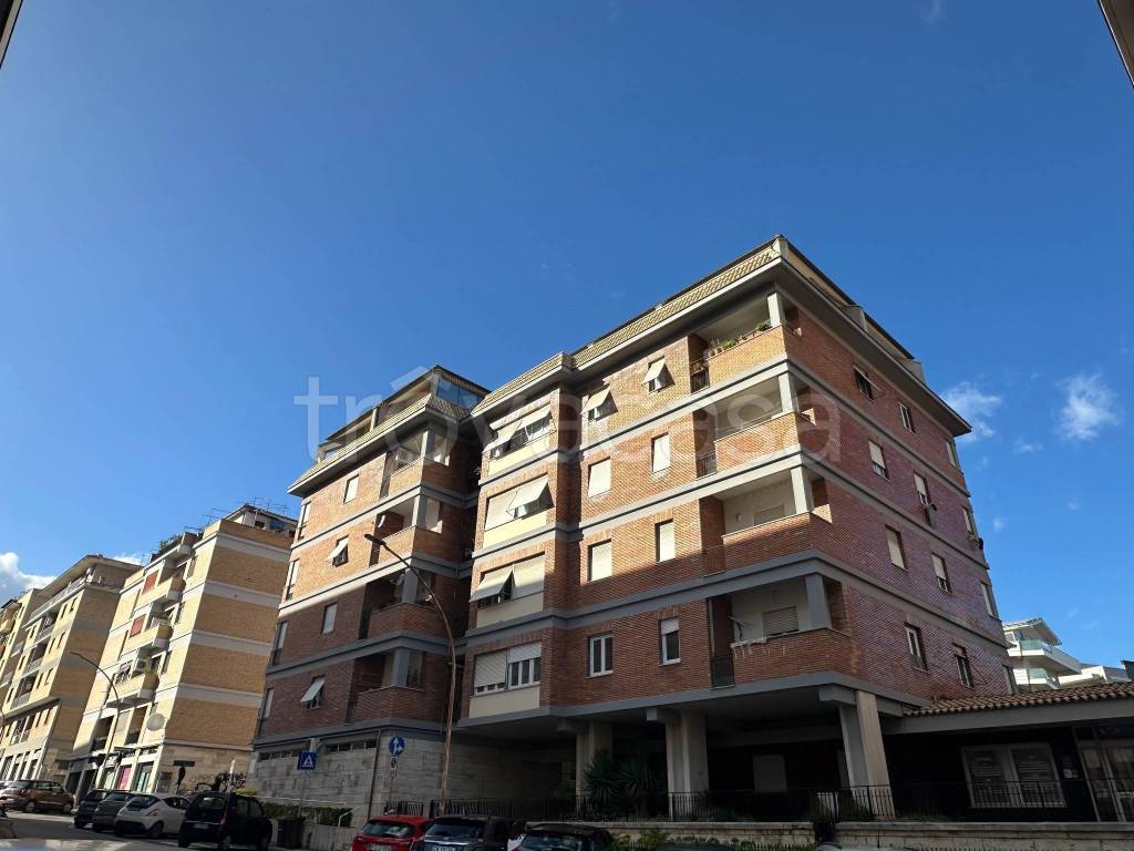 appartamento in vendita ad Ascoli Piceno in zona Piazza Immacolata