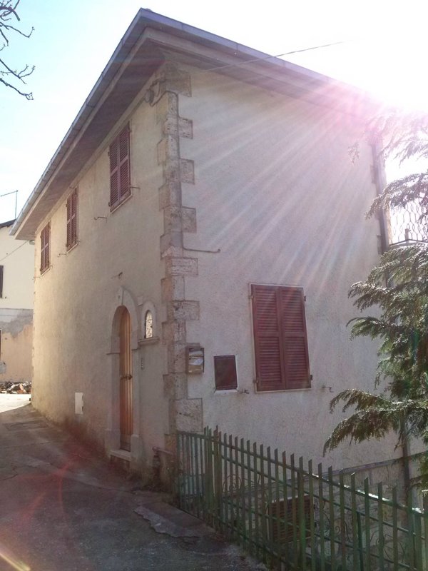 casa indipendente in vendita ad Ascoli Piceno in zona Case di Cioccio