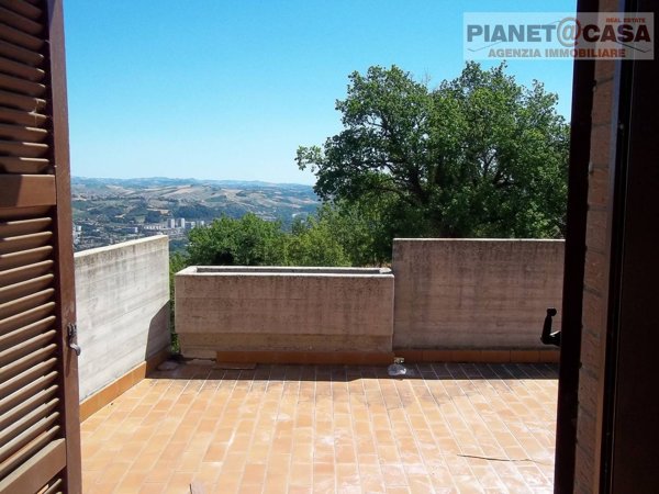 villa in vendita ad Ascoli Piceno in zona Croce di Tolignano